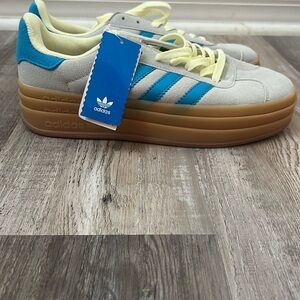 Never Worn Adidas Shoe